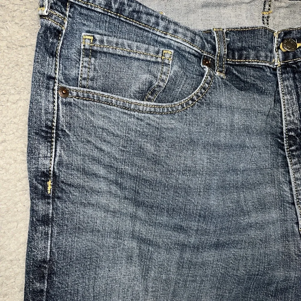 Levis levi signature